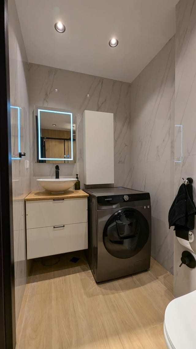 Stylish Living in Kompleks Reina - 1BD with desk