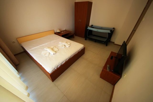 Cozy  Sunny Beach Hills  2 bedrooms for 6 people