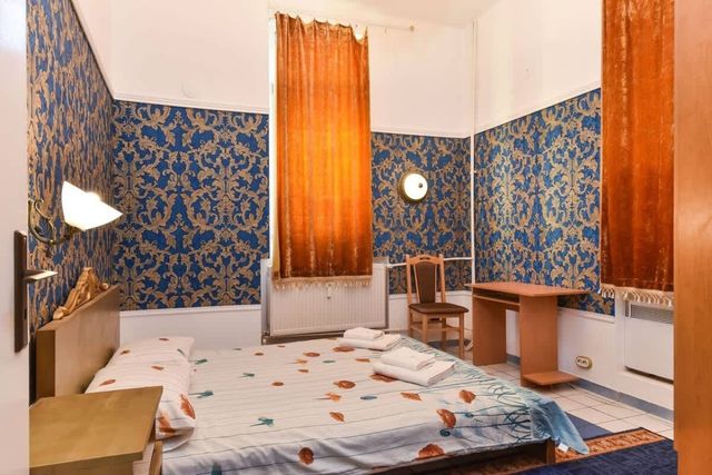 Historical Lion's Bridge 1-Bedroom Apartment