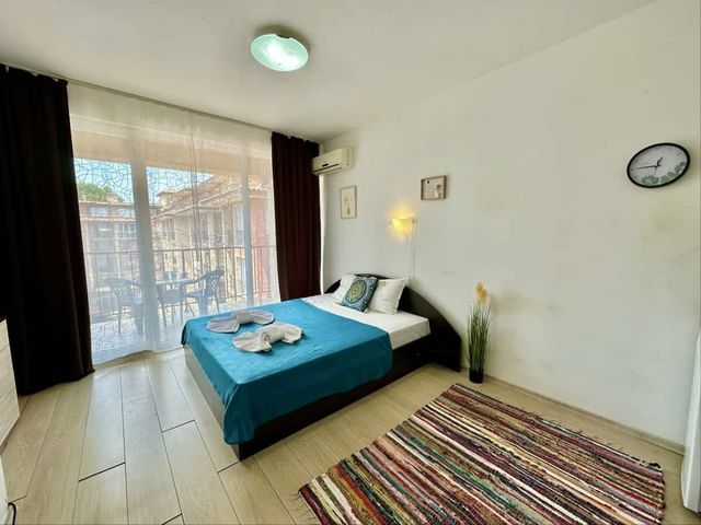 Cozy pool view studio  Sunny View Central