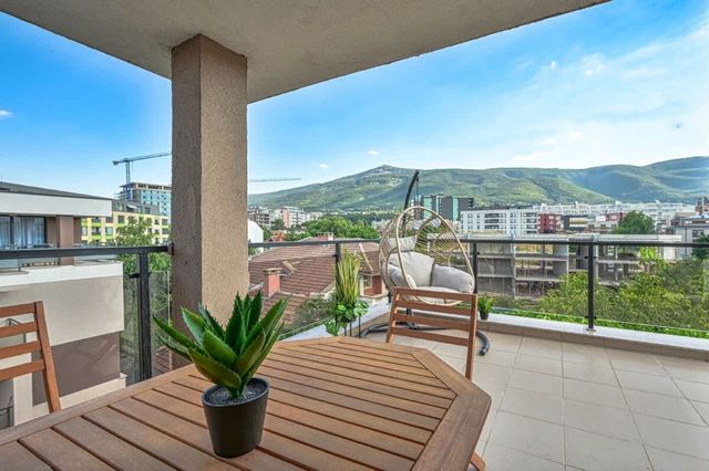 Tropicana Penthouse – 1BD Free parking