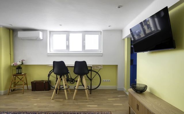 Best Views from Top Central Cozy 1-Bedroom Flat