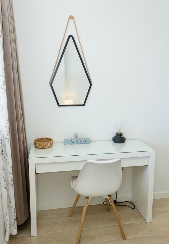 Sea View 1BD Modern Flat in Chayka