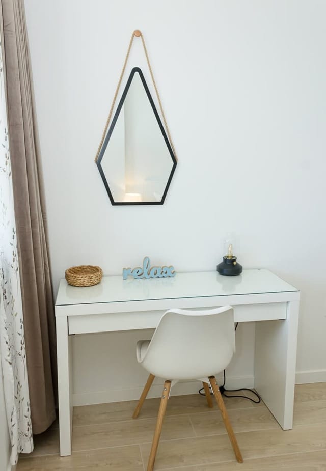 Sea View 1BD Modern Flat in Chayka