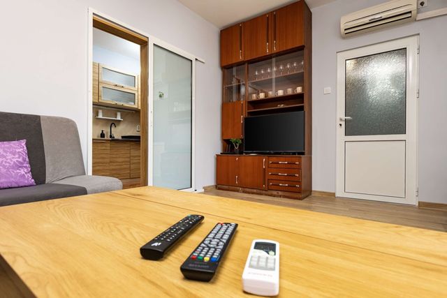 Cozy Floor from a House Near the City Center