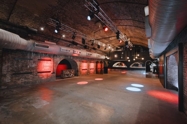 Three Railway Arch Industrial Venue with a Courtyard in Shoreditch