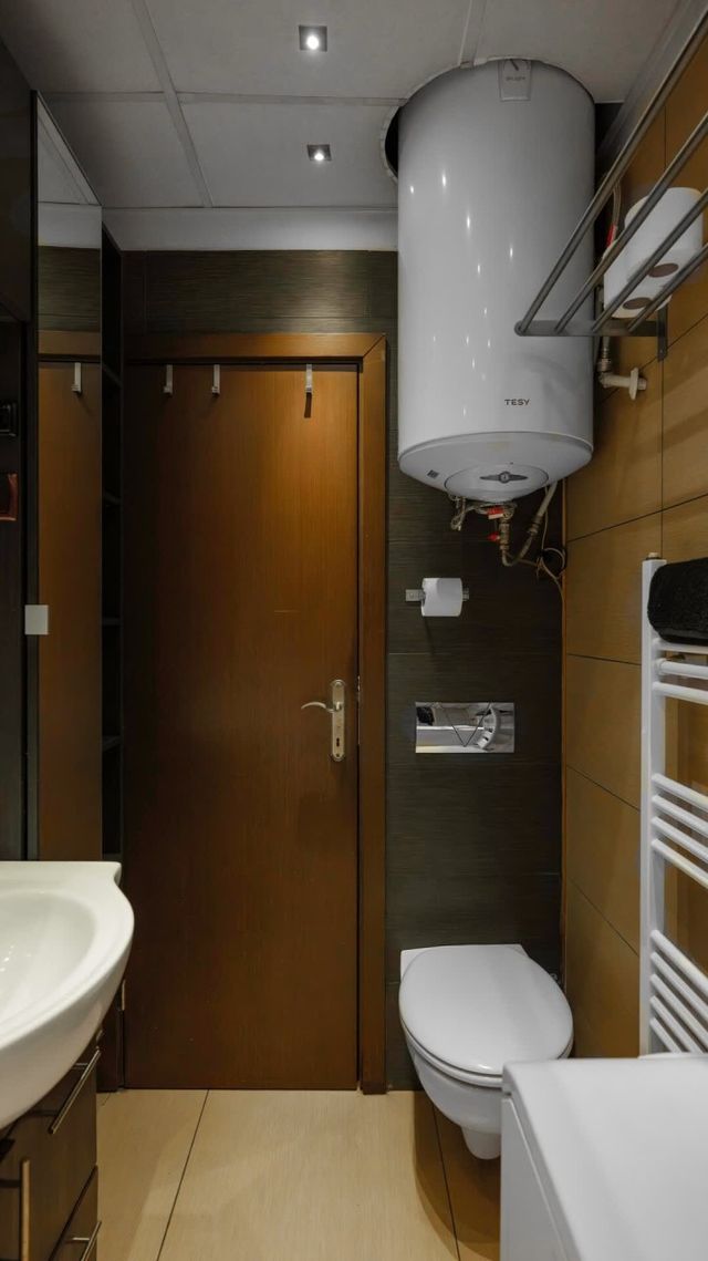 Central 1BD Apartment Next to Women's Market