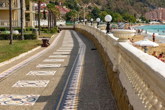 Atrium Apartment with balcony