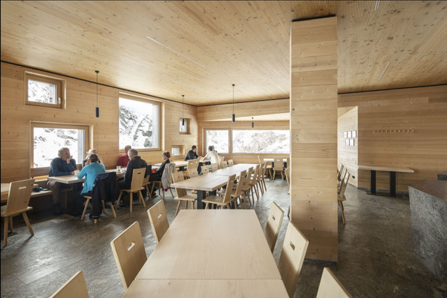 Rifugio Petrarca Hut