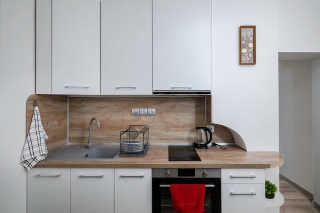 Central 1BD Next to Womens Market and Sofia's Gems