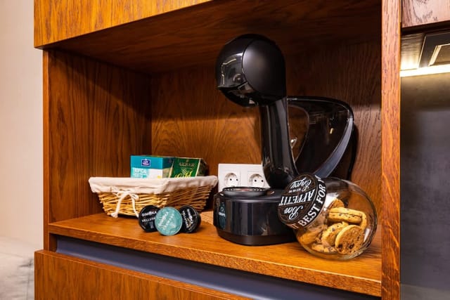 New Luxury & Bright 2 Bedroom Apartment