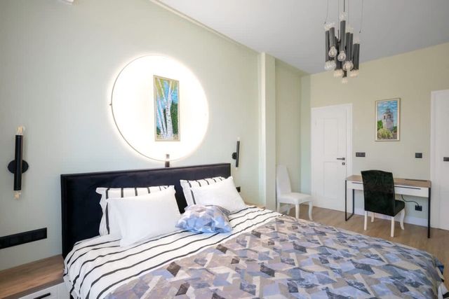 Urban Charm & Comfort - Chic 2BD in Prime Location