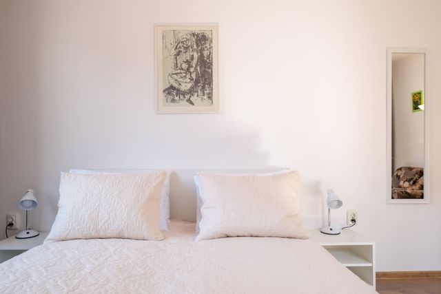 Peaceful downtown location - 2 bedroom apartment - Photo 3