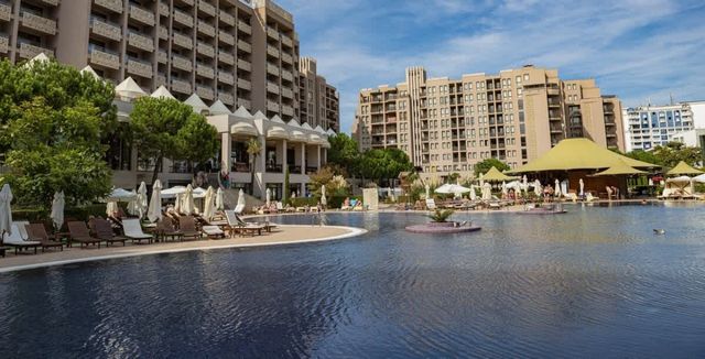 Cozy two bedroom in Royal Beach