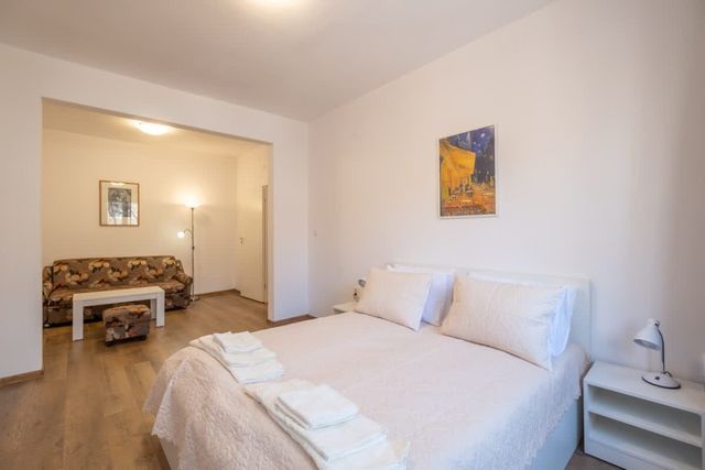 Peaceful downtown location - 2 bedroom apartment