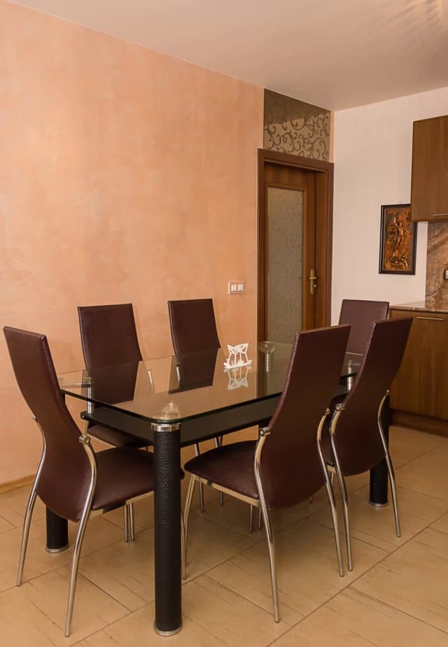 Varna Gem: 2BD Flat with Sunny Balcony