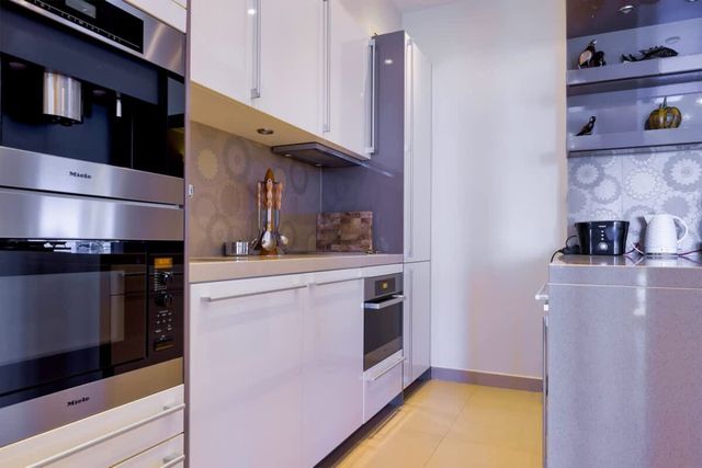 Luxury Villa with Pool- 4 Bedrooms in BlackSeaRama