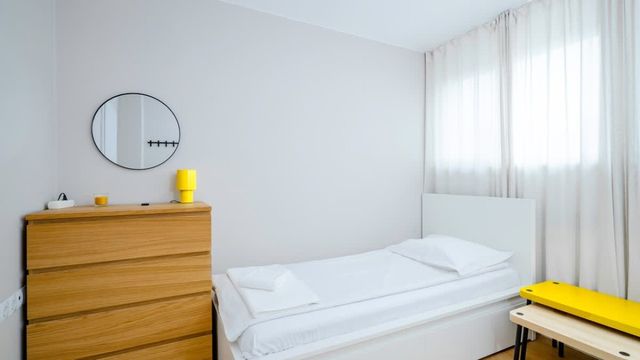 Quiet 2 BDR Comfort Near NDK + Workspace