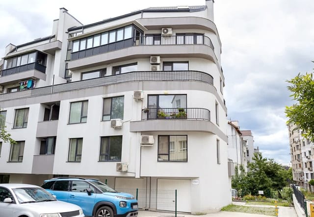 Urban & Cozy Escape - 1BR Flat near GrandMallVarna