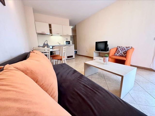 Suite apartment with balcony in Royal Sun