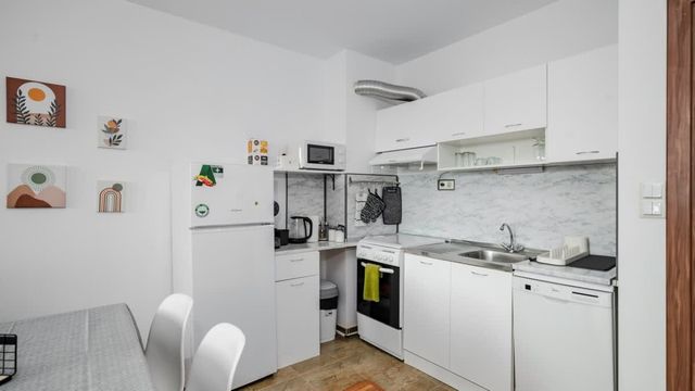 Terra Vibes 1BD Flat with Fast Wi-Fi & Balcony