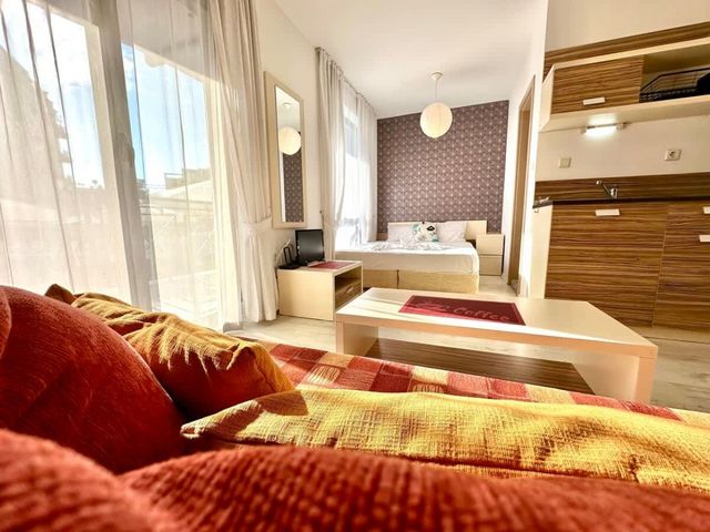 Cozy Rainbow 3  studio direct to the pool