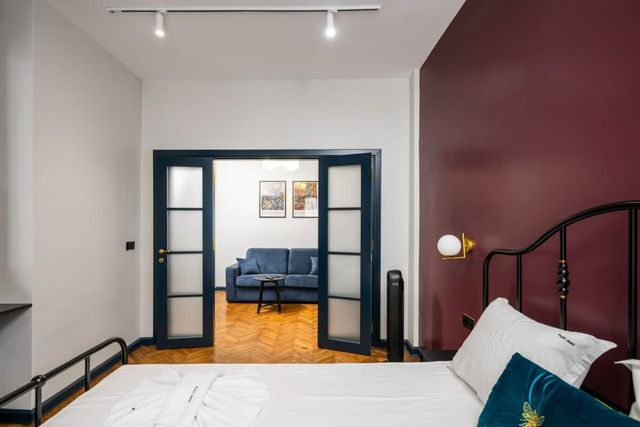 Royal Retreat - Your central designer spot