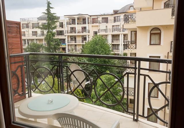 Golden Sands 1BD Apartment