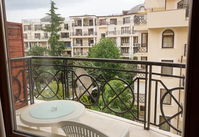 Golden Sands 1BD Apartment