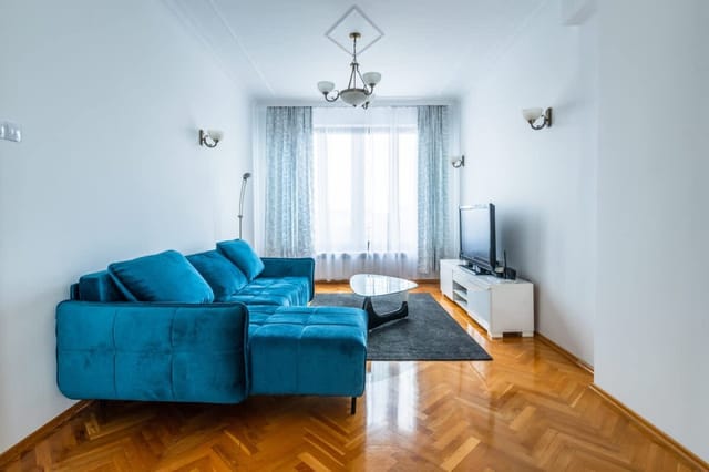 Vitosha Str 2BD White & Blue Apt