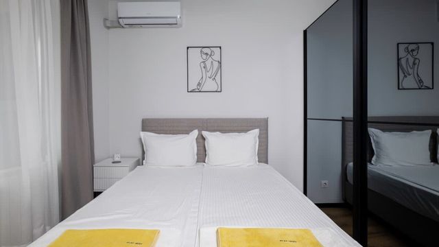 Fresh & Modern Apartment with Balcony