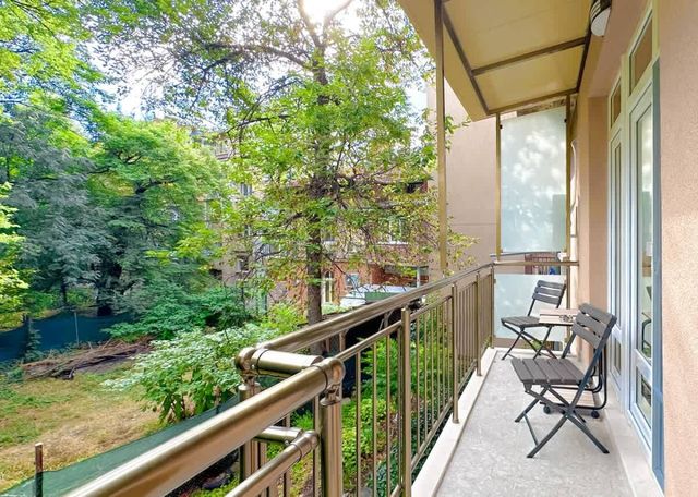 Designer 2BD Apt Near Alexander Nevski Cathedral - Photo 4