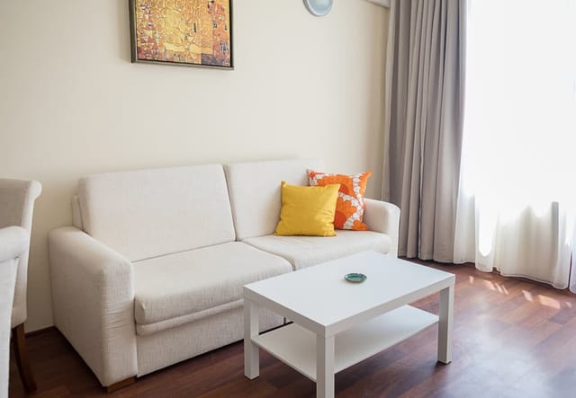 Beachfront Bliss-1BR Sea View Flat in Golden Sands