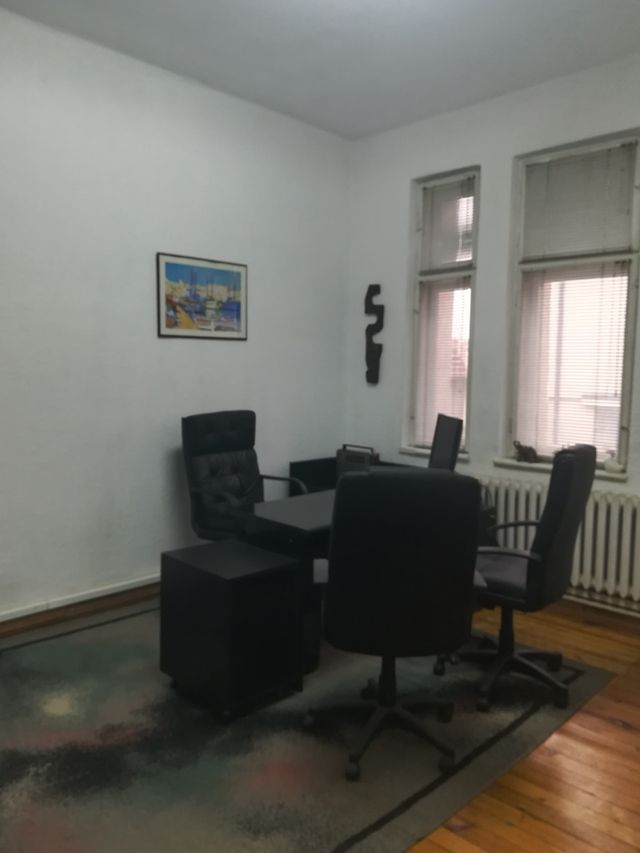 Office in an old building (1938) that is a cultural monument. Size 160 sq. m. No bathroom. No elevator, 4-th floor; 5 rooms; 2 small balconies.