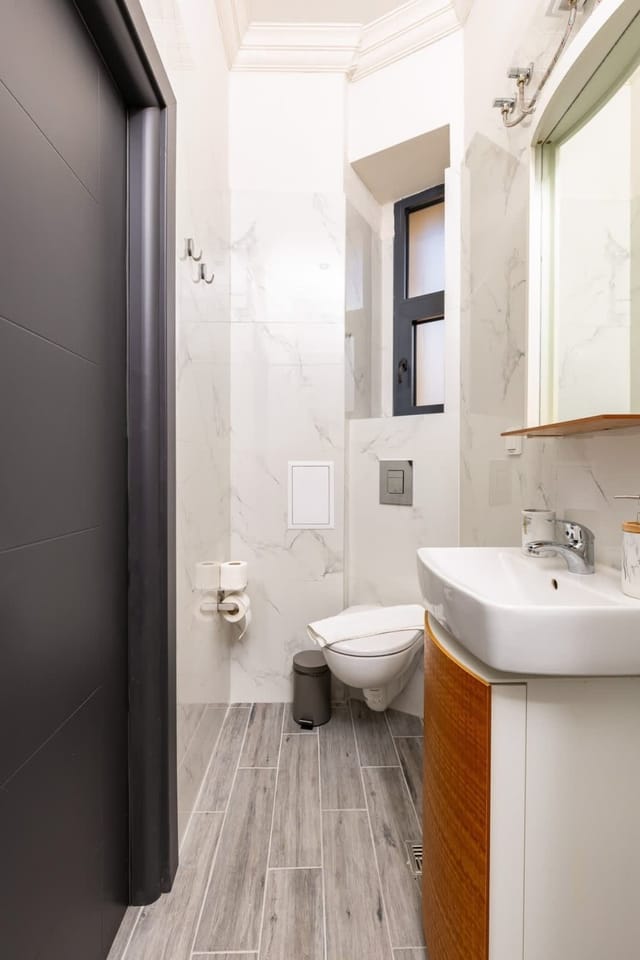 Central Apartments with Garden view - Apt No. 4