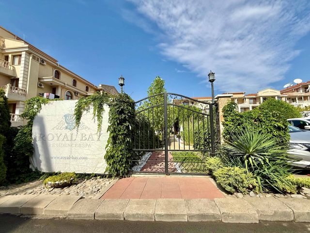 Cozy 1-Bedroom Apartment in Royal Bay