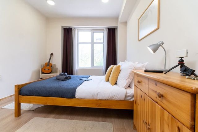 Chic Urban Getaway in City Center