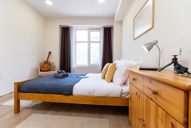 Chic Urban Getaway in City Center