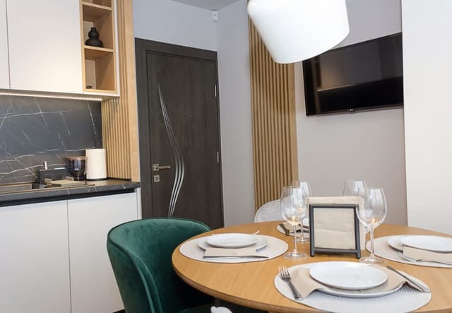 1BD Sea Garden Retreat with Dedicated Workspace