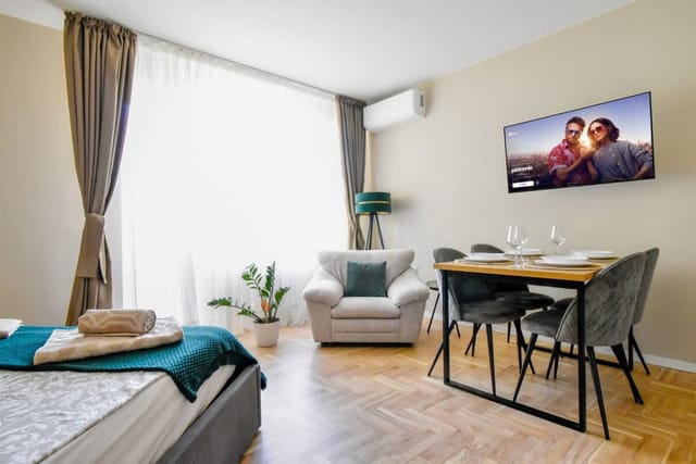 Sunny Sofia Studio with Balcony - Photo 4