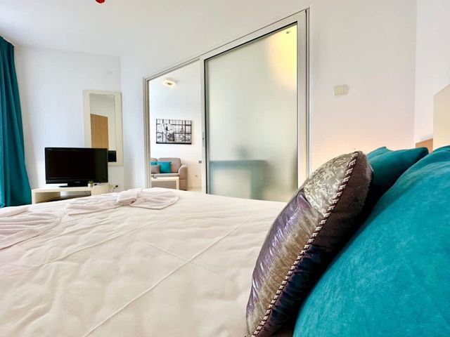 Cozy  pool view apartment on complex Rainbow 3