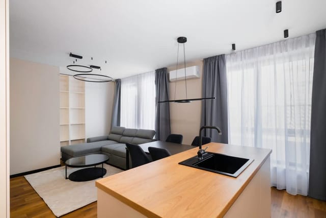 Aviva Living - 2BD Apartment With Free Parking