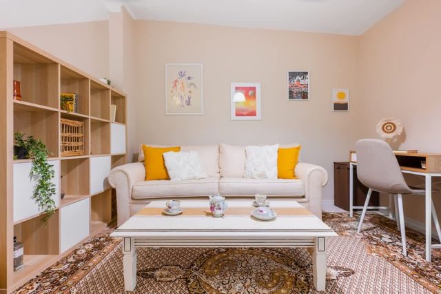 Cozy Boho Studio in Center with Shared Terrace