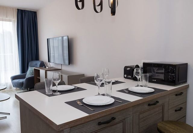 Moonlight Terrace – Panoramic Views, Luxe Comfort