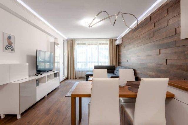 Stylish 1-bedroom Flat in Business District