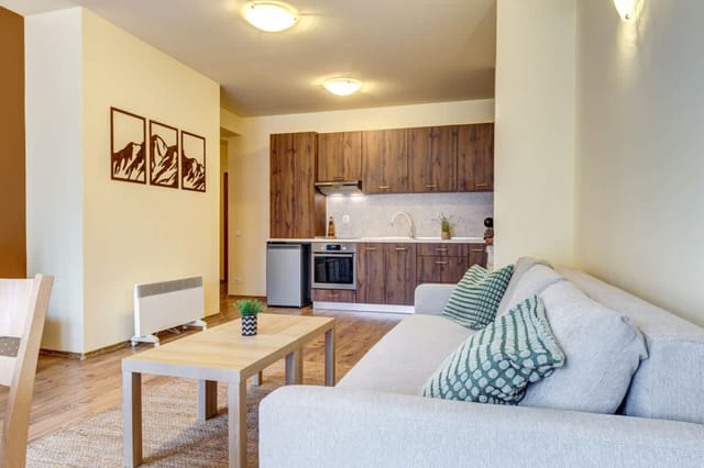 Cosy 1BD Apt w/ Free Parking and Balcony