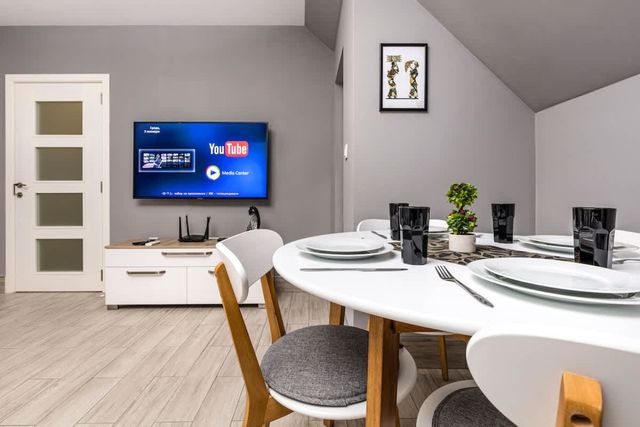 Beautiful 1BD Apartment with a Parking Spot - Photo 3