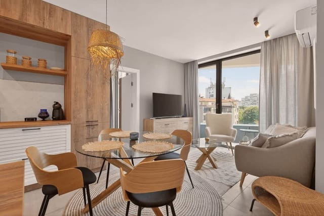 Breezy Boho 2BD Home with Sea View – Chayka