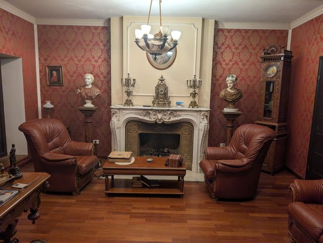 “Unique Vintage Library Studio for Filming, Interviews & Photo Shoots”