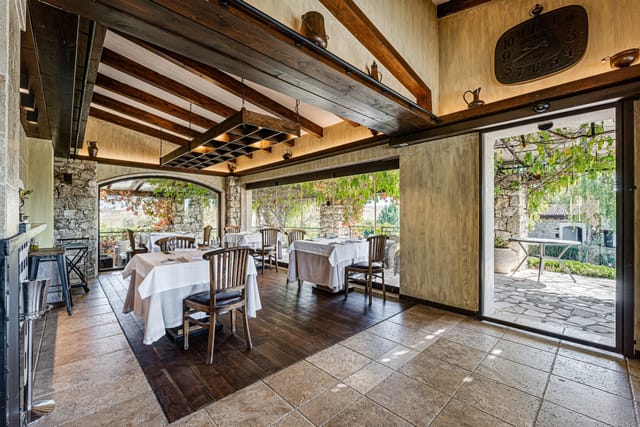 Zornitza Family Estate - Restaurant